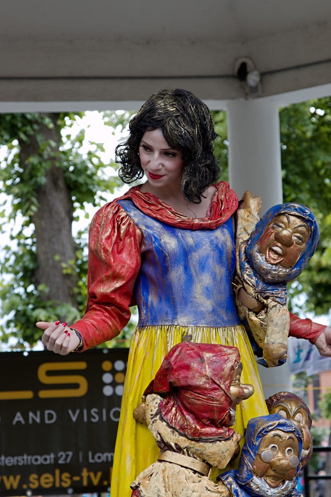 living statue lommel levend standbeeld evenement event festival festiviteit kunst art straatkunst streetart artiest beeld beeldhouwwerk sculpture sculptuur